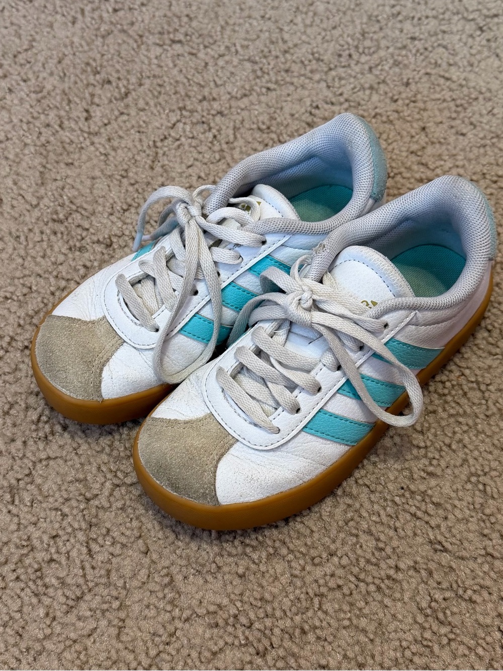 adidas Kids White & Teal Classic Three-Stripe Sneakers
